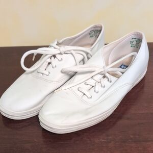 Keds Classic Relaxed Fit White Sneakers Shoes Women's 9 Leather Upper 8560W